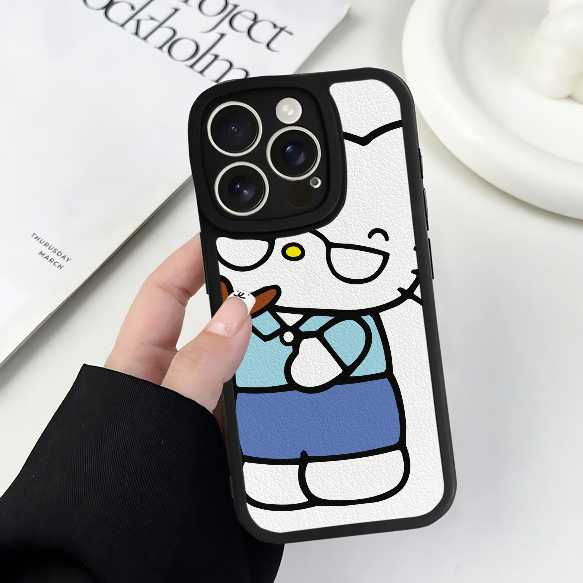 （画像用） Hello Kitty ハローキティ 【iPhone 16シリーズ対応】シリコンスマホケース（レザー調） 材質：シリコン